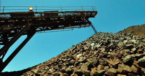 Giá quặng sắt tại sàn Đại Liên chạm mức cao nhất hai tháng qua sau khi Bắc Kinh mở rộng hạn chế đối với các lô hàng từ BHP, dấy lên lo ngại về nguồn cung thép