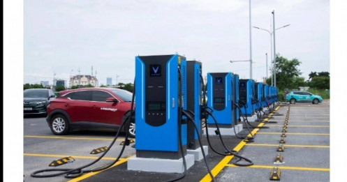 Tỷ phú Phạm Nhật Vượng tung 10.000 tỷ xây 99 "siêu trạm sạc", phục vụ 100 ô tô điện cùng lúc