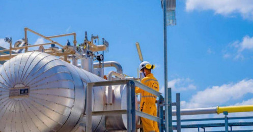 GAS giảm gần 35% dù giá dầu vượt 100 USD: Cổ phiếu “ngồi trên núi tiền” đang gặp vấn đề gì?