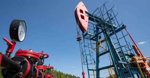 Giá xăng dầu ngày 18/3: Thế giới tăng dựng đứng, trong nước "gồng mình" bình ổn