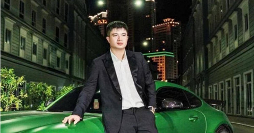 Bố mẹ Mr Pips mang vali vàng, USD đi gửi khi con trai vừa bị bắt