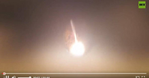 Iran tuyên bố tấn công 100 mục tiêu quân sự Israel, biến bầu trời đối phương thành 'cảnh tượng ngoạn mục'