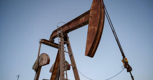 Giá dầu tăng mạnh sau khi Iran tấn công các cơ sở năng lượng tại Trung Đông