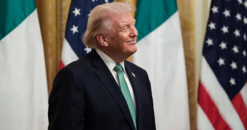 Phía sau những cú nắn gân kiểu Trump