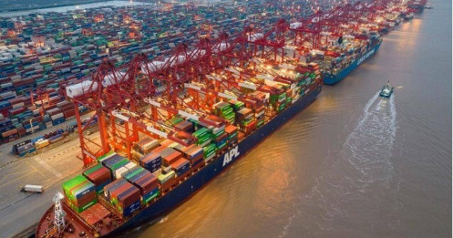 "Bão" tỷ giá và cước tàu, doanh nghiệp xuất nhập khẩu chủ động phòng vệ thế nào?