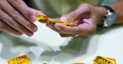 “Tôi dồn hết tiền mua vàng – và không còn tiền cho chuyện gấp”