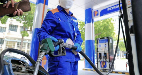 Giá xăng RON 95 vượt 30.000 đồng/lít: Vì sao tăng mạnh chỉ sau một kỳ điều hành?