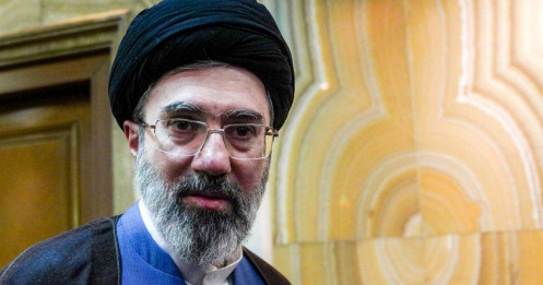 Lãnh tụ Tối cao Iran lộ diện qua video sau tin đồn chấn thương