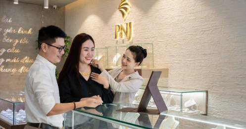 PNJ và cú lội ngược dòng biên lợi nhuận