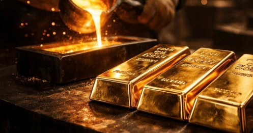 Vàng "tháo chạy" khỏi mốc 5.000 USD sau 4 thập kỷ?