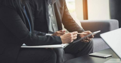 Thị trường chứng khoán Việt Nam: cơ hội đầu tư trong bối cảnh khó khăn