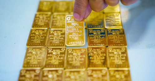 Vàng trong nước vênh 30 triệu, rủi ro dồn vào người mua
