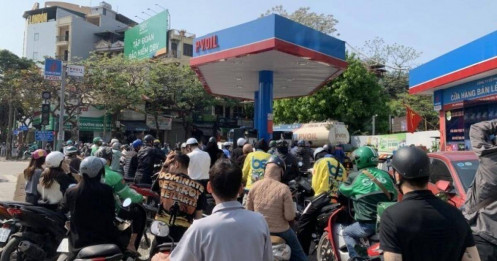 Ví tiền người dân mỏng dần vì giá xăng