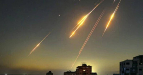 Iran "dội mưa" tên lửa vào Israel, thẳng tay bác kêu gọi đàm phán của ông Trump