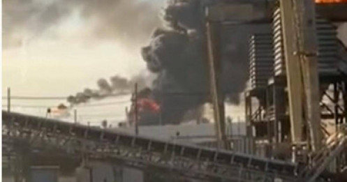 Nổ tại nhà máy lọc dầu ở Mỹ