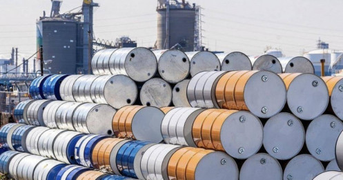 Giá dầu lao dốc mạnh, WTI rơi xuống dưới 87 USD/thùng