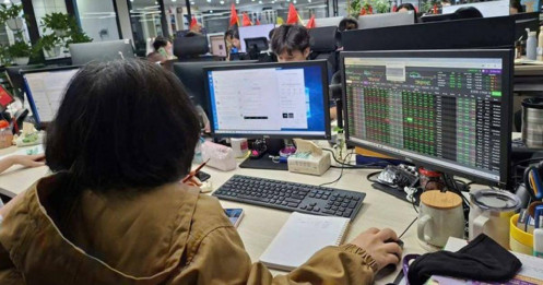 Chứng khoán phải là "máy bơm" vốn cho hạ tầng?
