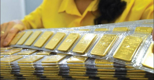 Giá vàng 25/3: Cú đảo chiều ngoạn mục quanh mốc 4.400 USD