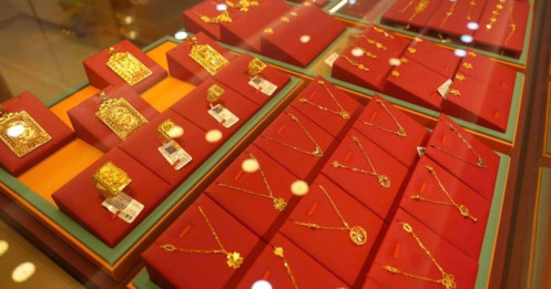 Vàng miếng áp sát ngưỡng 174 triệu đồng sau cú tăng sốc 4,5 triệu
