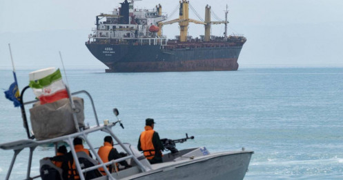 Iran dọa bóp nghẹt biển Đỏ nếu Mỹ đổ quân chiếm đảo