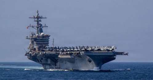 Ông Trump: Hơn 100 tên lửa Iran đã nhắm vào tàu sân bay Mỹ