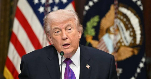 Donald Trump lùi thời hạn "bấm nút" tấn công năng lượng Iran