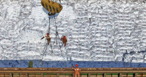 Khi túi tiền nông dân bị "đốt" bởi xung đột địa chính trị toàn cầu