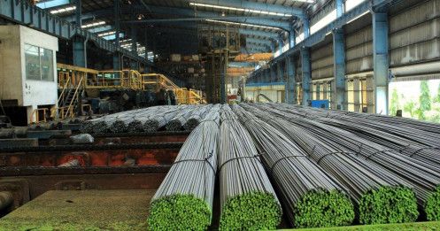 Thép 2026: Kẻ ăn không hết, người lần chẳng ra