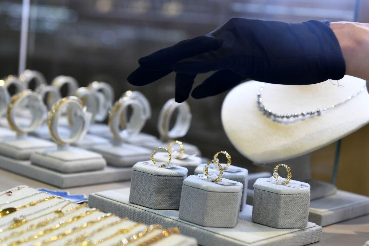 Lập hơn 1.000 hoá đơn không đúng thời điểm, PNJ bị phạt