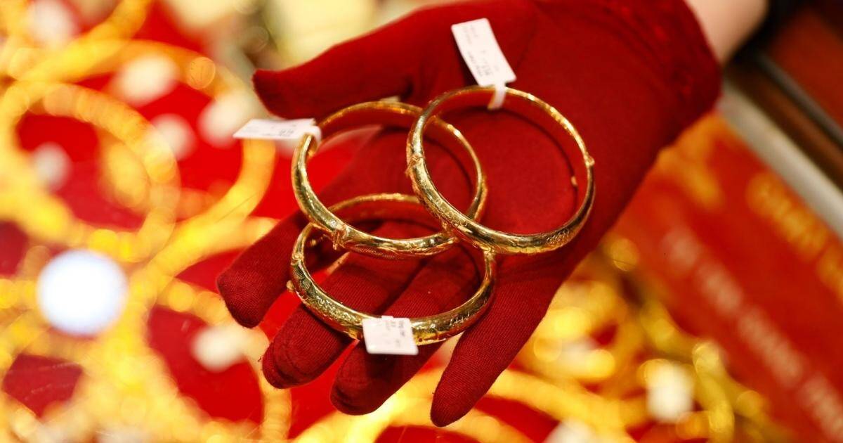 Giá vàng rung lắc mạnh, các yếu tố tác động hình thành ngay đầu năm mới