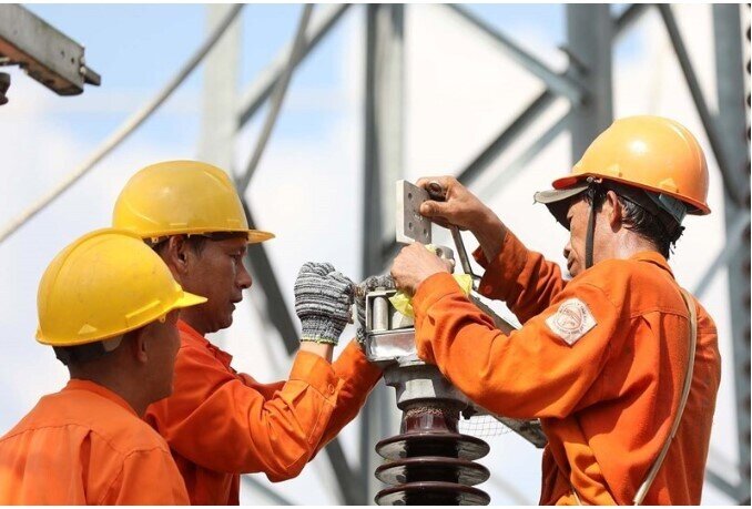 Chuyên gia nói gì về đề xuất đưa chi phí vận hành, bảo trì vào giá điện?