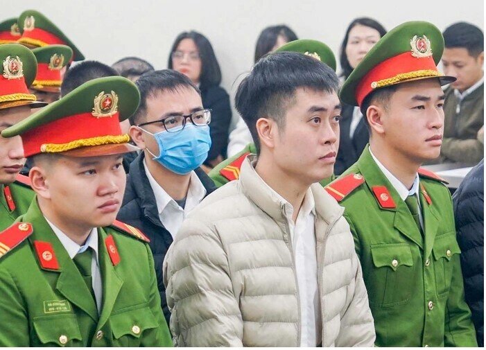 Ông trùm sản xuất sữa giả trị giá hơn 2.400 tỉ đồng: Con bị cáo sáng, chiều đều uống