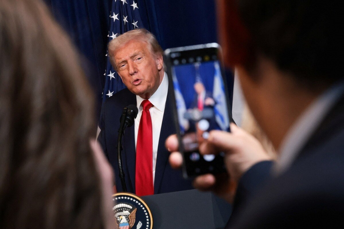 Tổng thống Trump cảnh báo Iran về "đòn đánh rất mạnh" sau khi can thiệp vào Venezuela