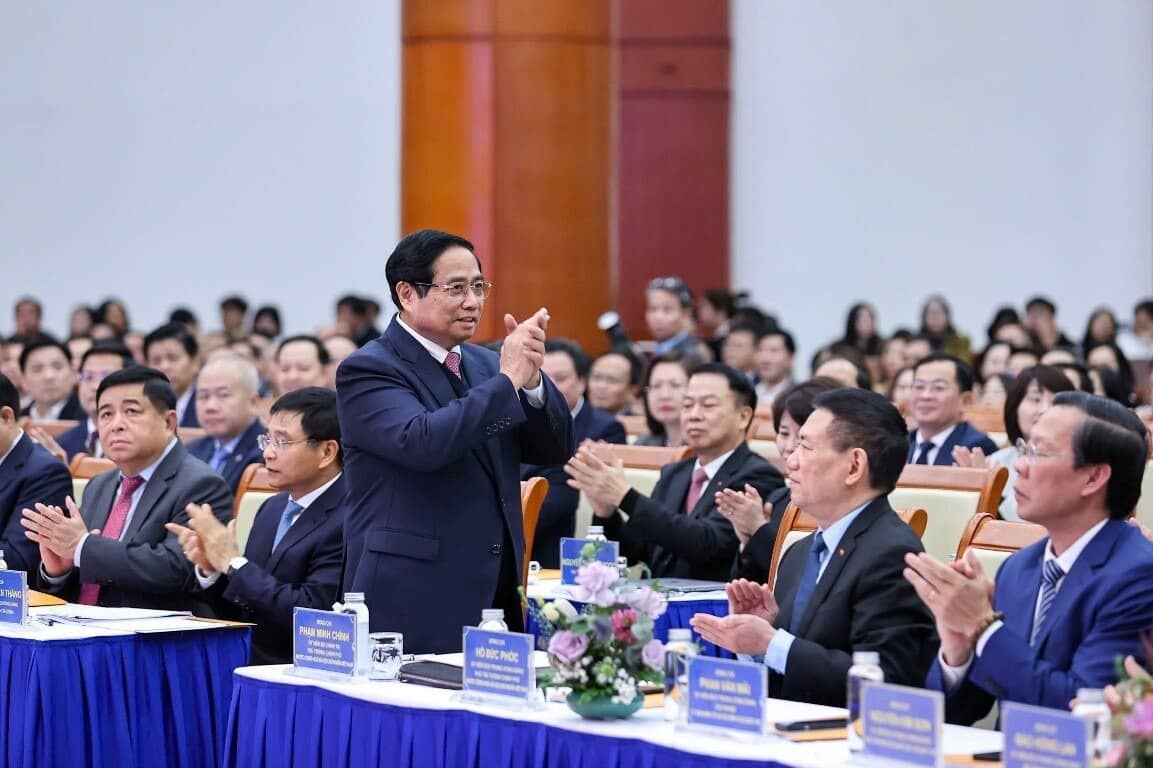 Thủ tướng: Tăng trưởng 2 con số năm 2026 là 'ngọn núi cao' cần chinh phục