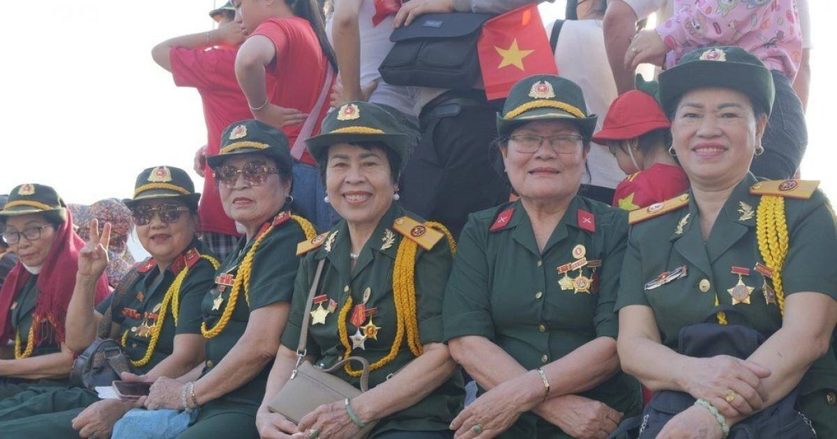 Ai được nhận 600.000 đồng mừng Xuân Bính Ngọ?