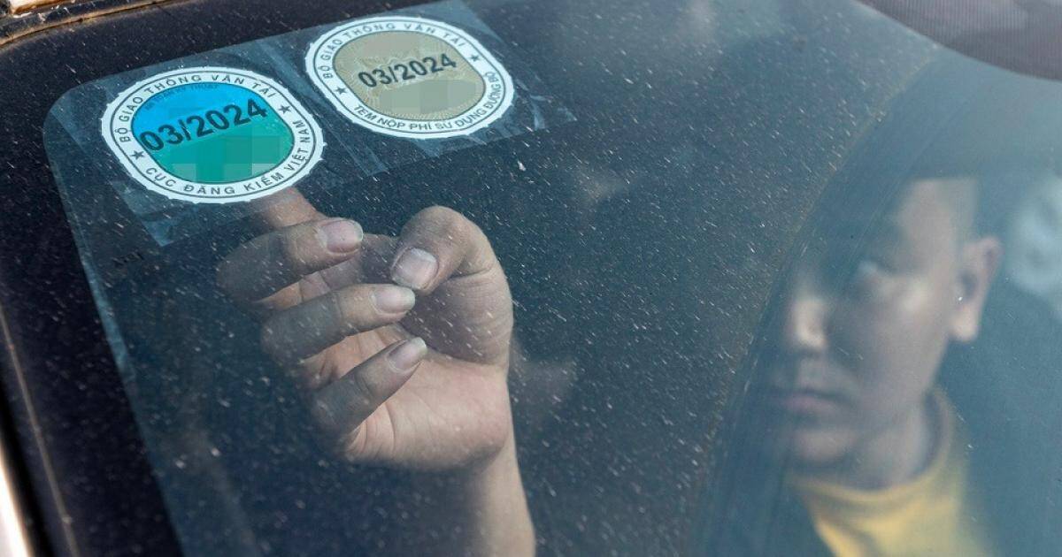 Loạt thay đổi về tem đăng kiểm, biển số người mới mua xe cần lưu ý