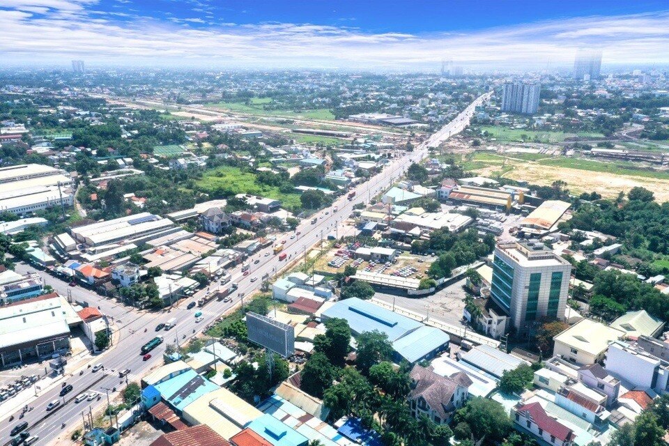 Cọc cao – giá đất sạch hơn hay thị trường thêm méo mó?