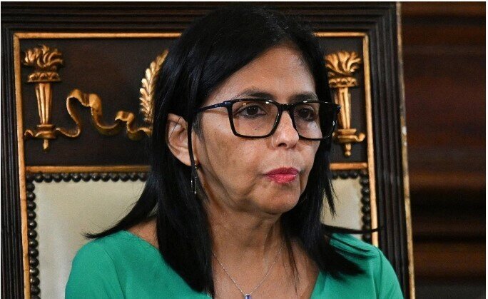 Tổng thống lâm thời Venezuela tuyên bố không bị khuất phục