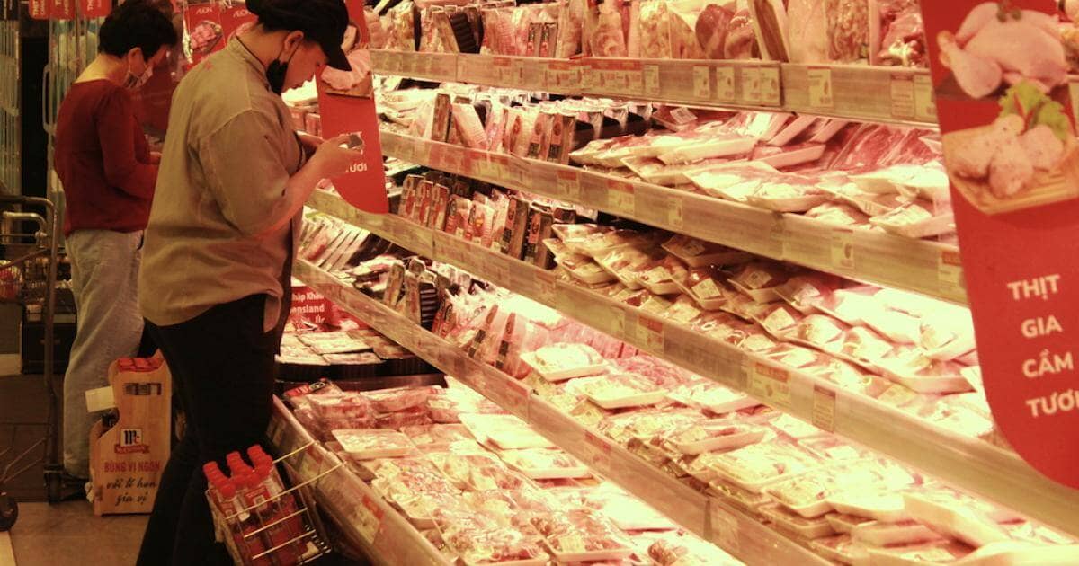Sau những vụ thực phẩm bẩn: Doanh nghiệp thực phẩm phải làm gì để giữ niềm tin?