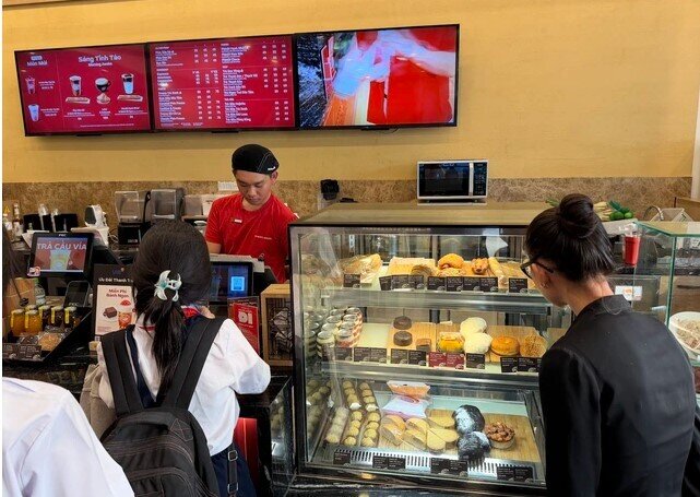 Highlands Coffee ngưng bán trà sen vàng, trà vải