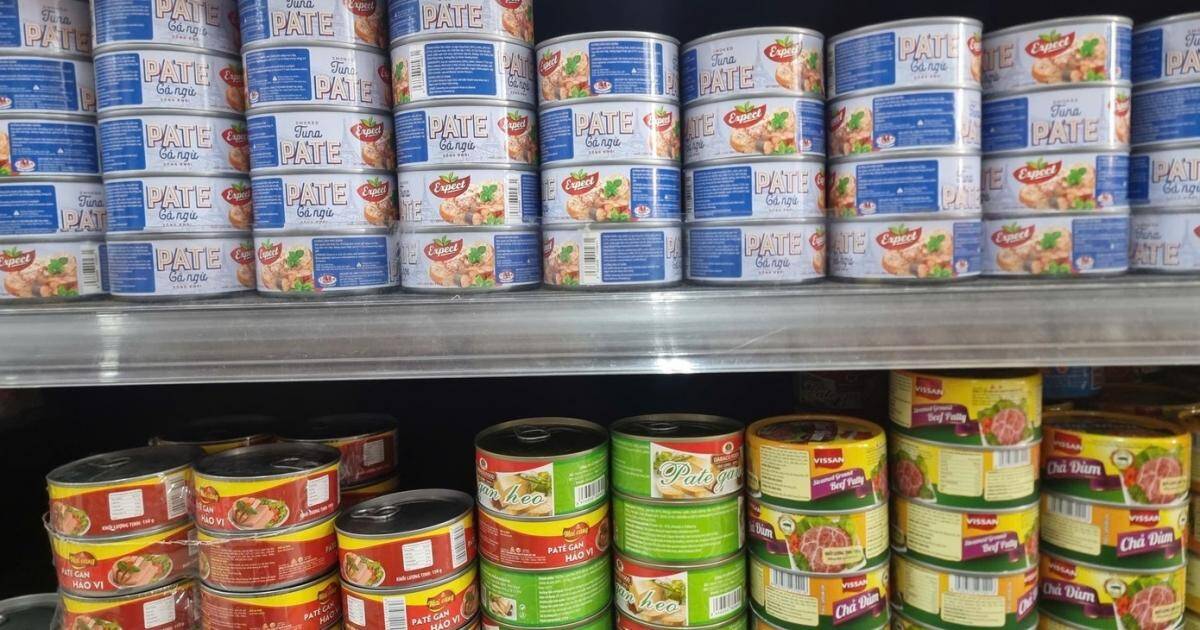 Hà Nội: Người tiêu dùng tẩy chay, siêu thị dừng bán 'pate cột đèn'