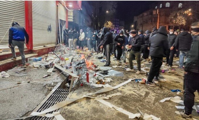 Giới thương nhân châm ngòi sóng biểu tình khiến Iran chao đảo