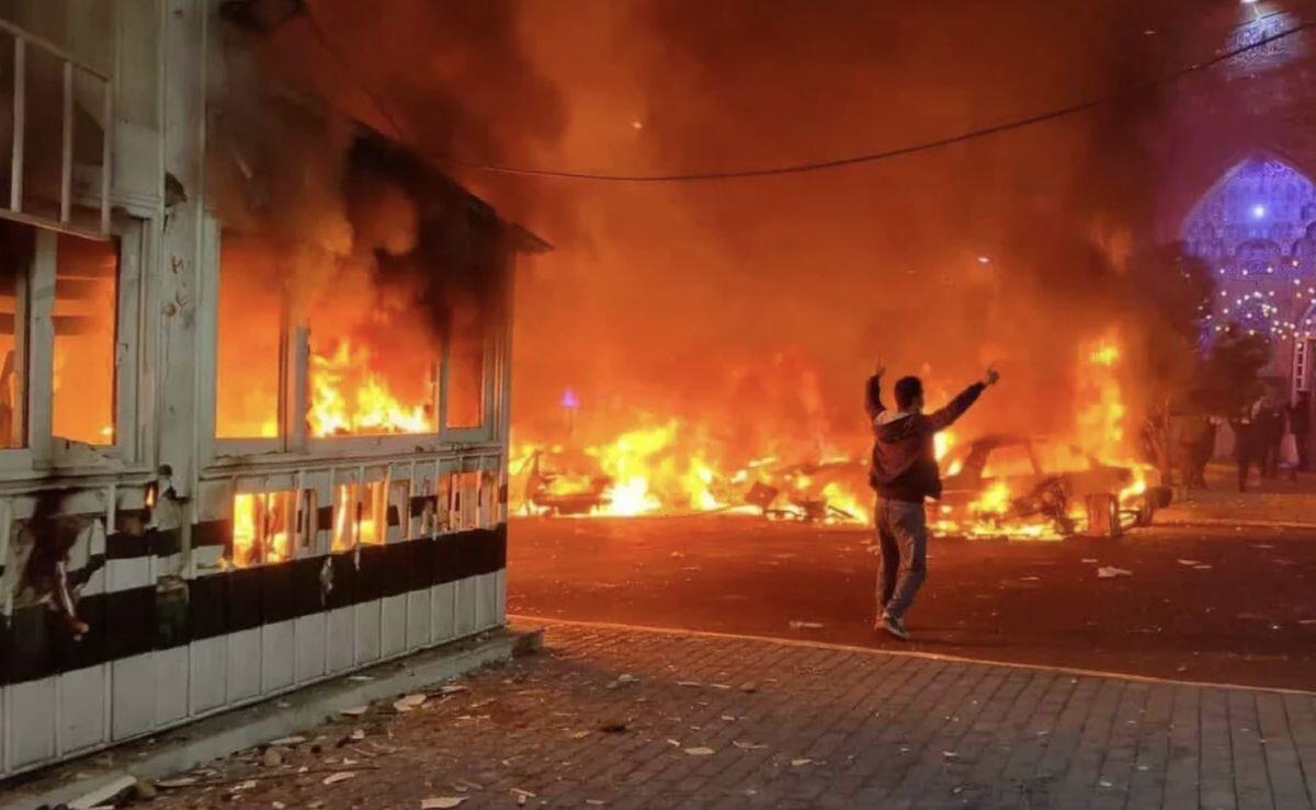 Iran đặt đất nước trong báo động đỏ: “Thành phố tên lửa” kích hoạt, Đại giáo chủ đối mặt thử thách sinh tử