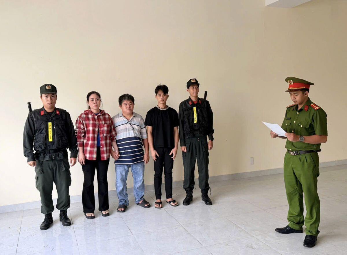 Rùng mình: 10 năm sản xuất mì sợi bằng hóa chất, hơn 800 tấn "hàng độc" đã ra thị trường TP.HCM