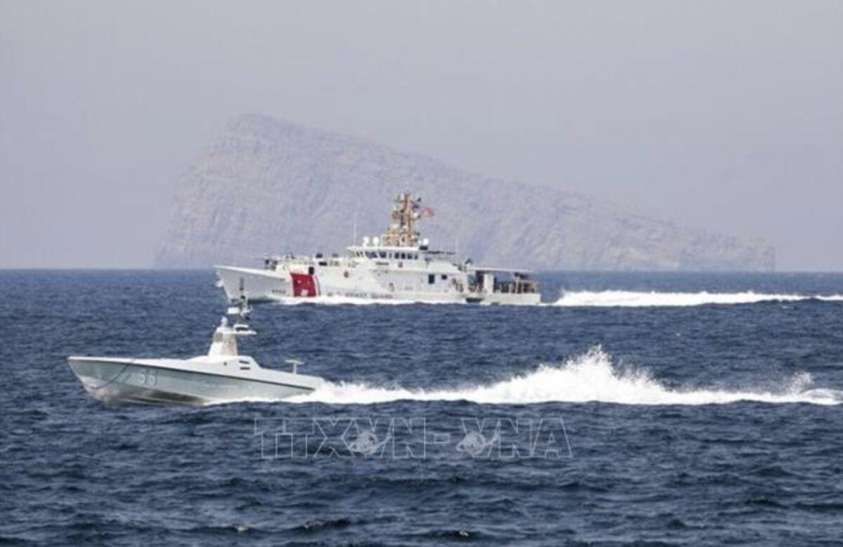 Eo biển Hormuz nóng trở lại trước khả năng Mỹ can thiệp vào Iran