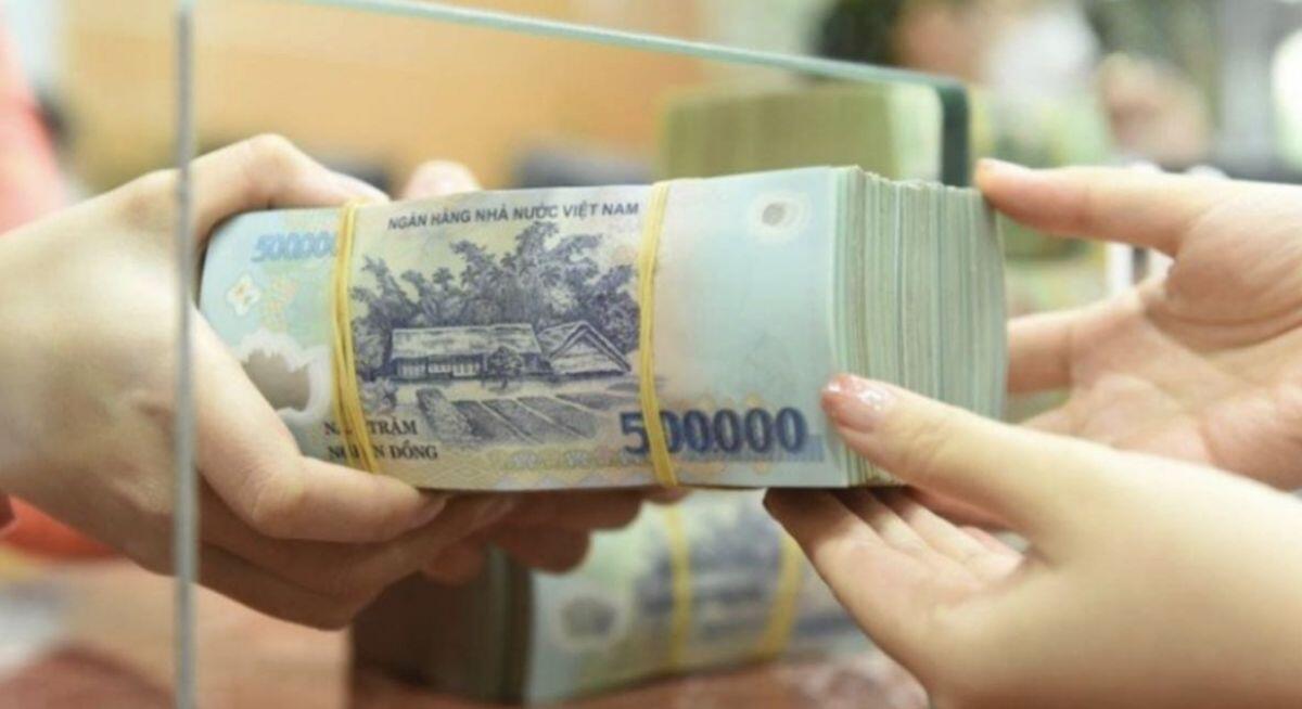 Cận Tết, ngân hàng tăng tốc “xả” nợ xấu để gom tiền mặt