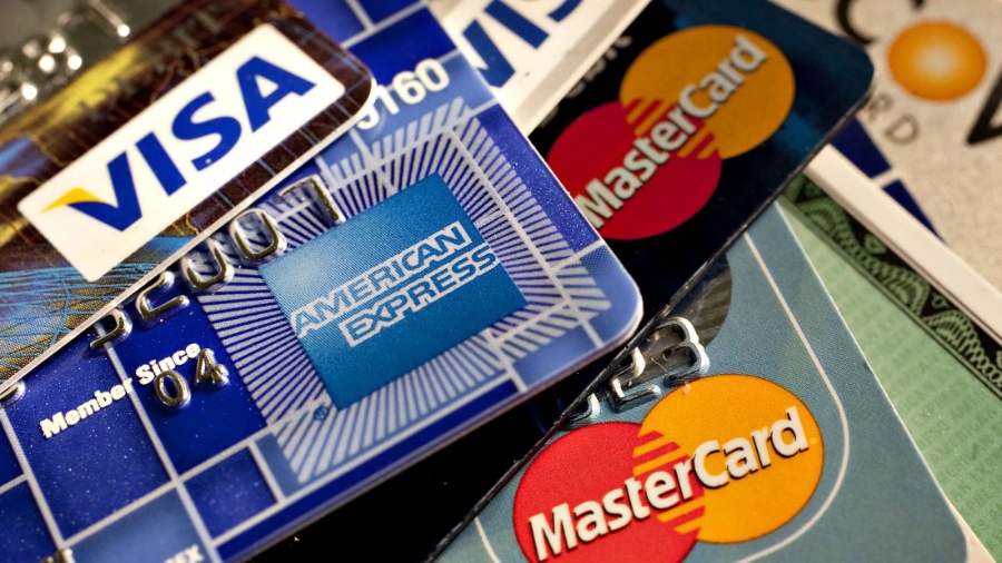 Tổng thống Trump muốn áp trần lãi suất thẻ tín dụng 10%