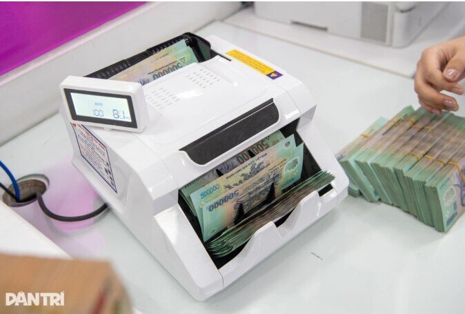 Cuộc đua lãi suất nóng lên: Ngân hàng nào đã vượt 7%/năm?