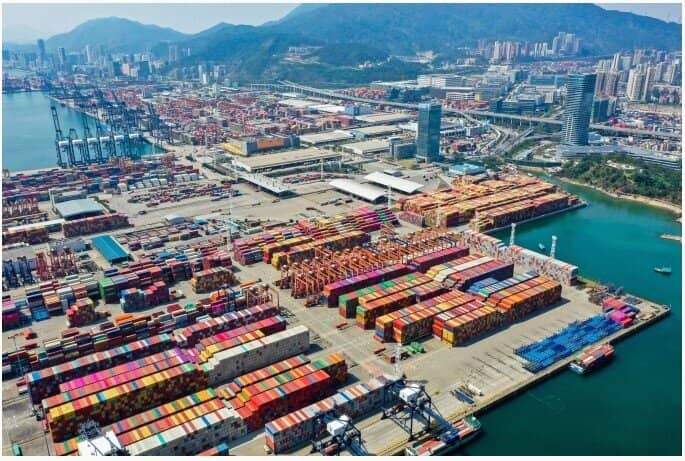 Trung Quốc thặng dư thương mại hơn 1.100 tỷ USD năm 2025