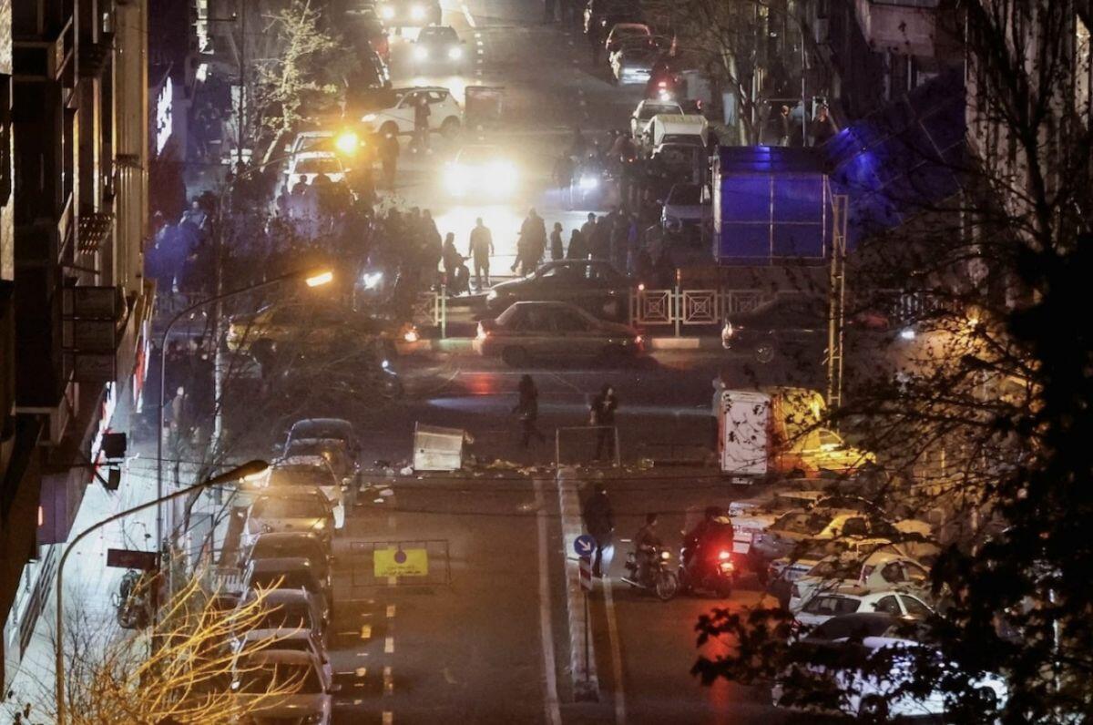 “Viện trợ đang đến”: Ông Trump sắp đưa quân Mỹ tấn công Iran?